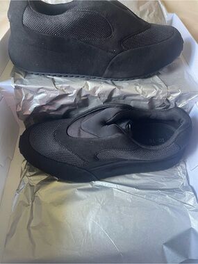 Yeezy BL-01 Men's Black Athletic Sneakers